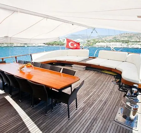 Πλωτό κατάλυμα Barbaros Yachting Luxury Private Gulet 6 Cabins Αλικαρνασσός