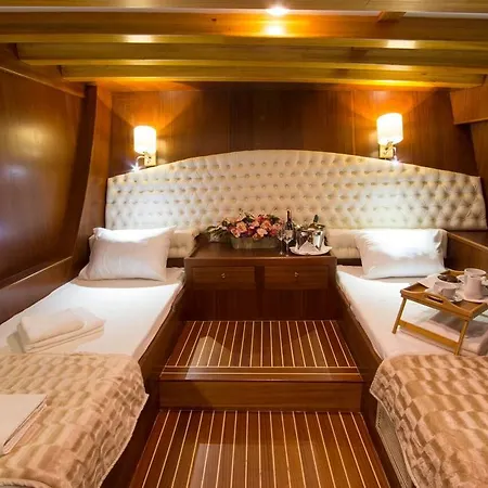 Πλωτό κατάλυμα Barbaros Yachting Luxury Private Gulet 6 Cabins *