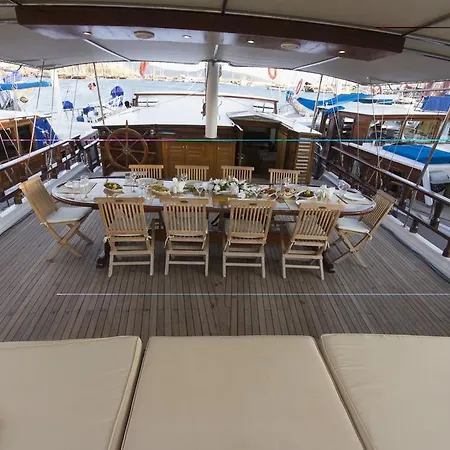 Πλωτό κατάλυμα Barbaros Yachting Luxury Private Gulet 6 Cabins *